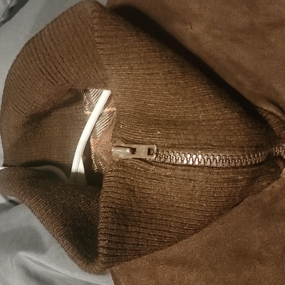 FINAL PRICE DROP! LEATHER JACKET - Picture 7 of 10